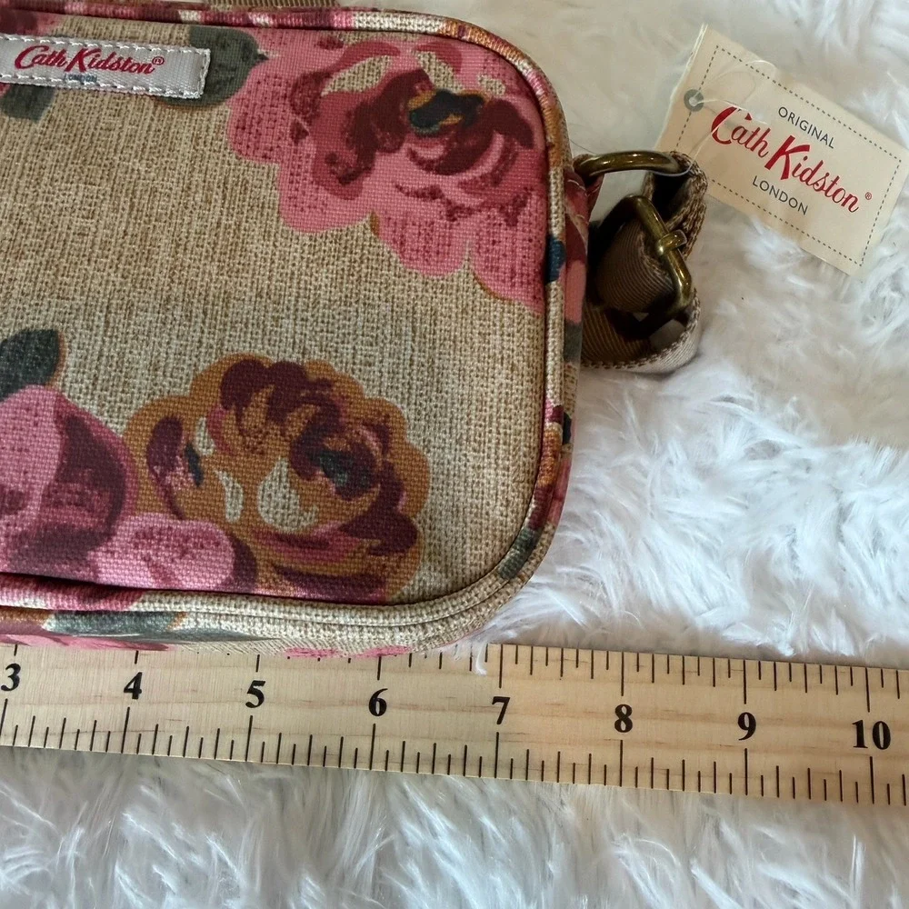 Cath Kidston crossbody bag in PVC, floral, cottage, garden, rose, romantic